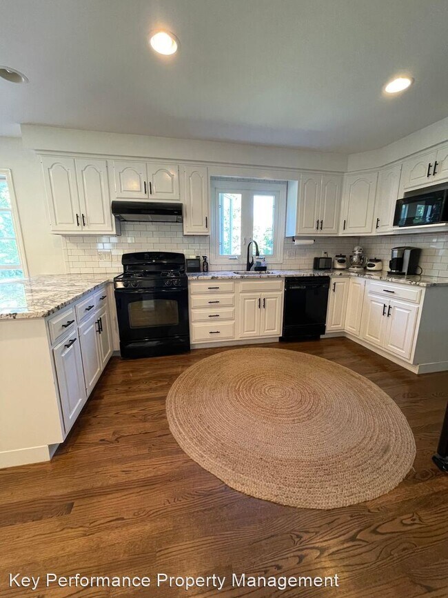 Building Photo - 4 br, 2 bath House - 50 Deerfield Drive