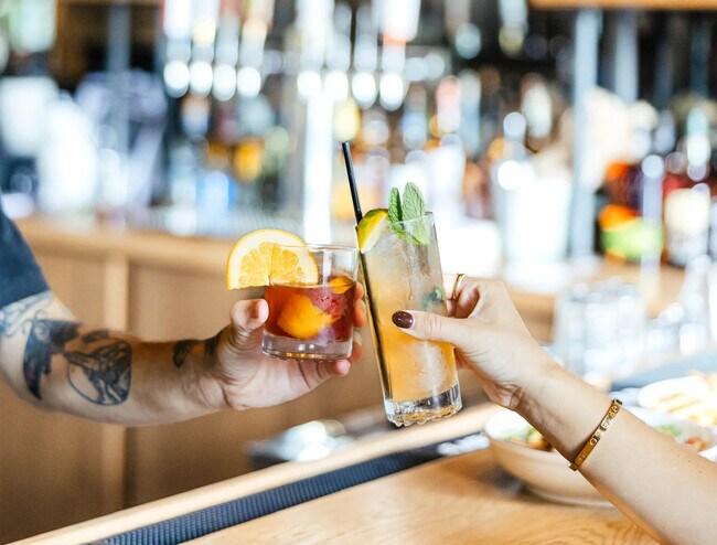 Restaurante y bar sureño - The BLVD at Hays