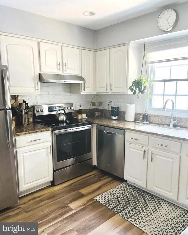 Building Photo - 8208 Carrleigh Pkwy