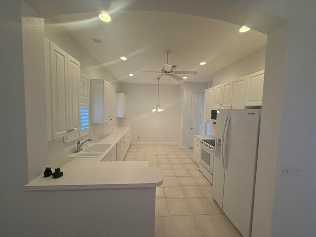 Foto del edificio - 9041 Bay Harbour Cir