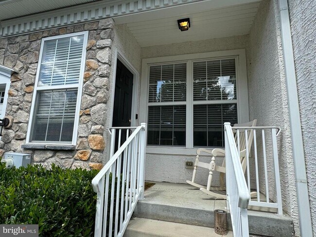 Foto del edificio - 4 Portsmouth Cir
