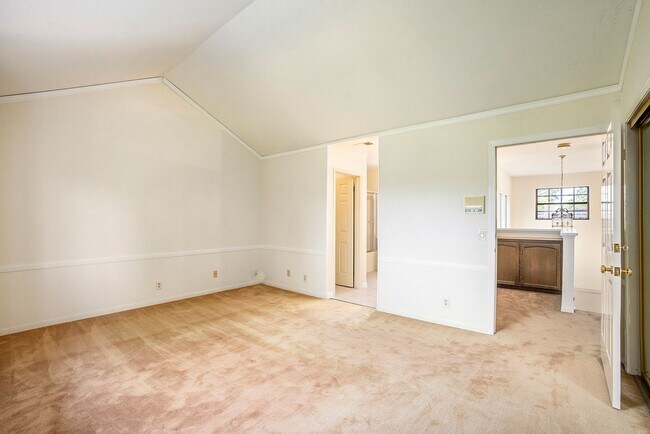 Building Photo - 184 Basinside Way