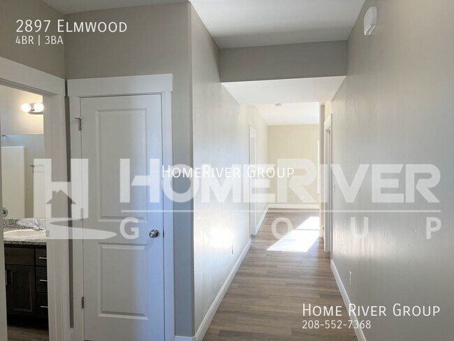 Foto del edificio - 4 bedroom townhome on Westside of Idaho Fa...