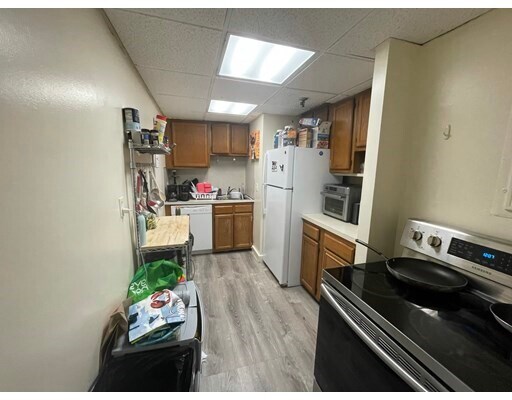 Building Photo - 464 Commonwealth Ave