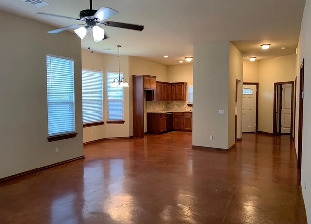 Foto del edificio - 925 Heather Ln