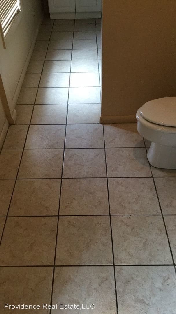 Building Photo - 7 br, 2 bath Apartment - 1201 Gains #2