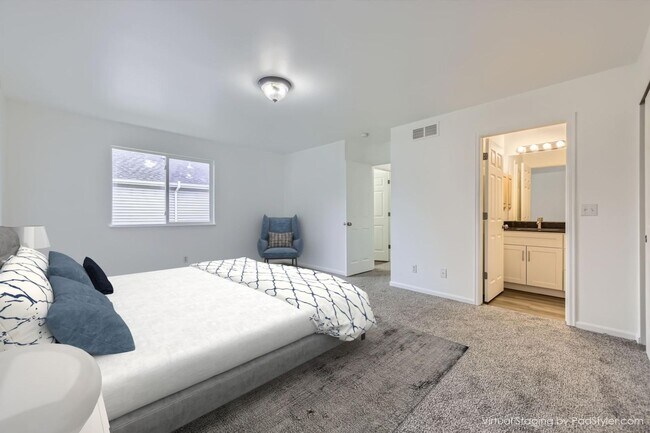Foto del edificio - 5205 Dudley St