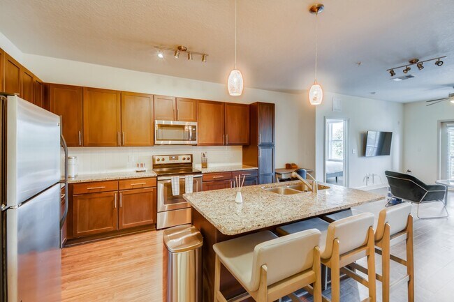 Foto del edificio - 540 Trinity Ln N
