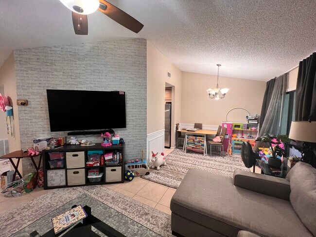 Foto del edificio - 5650 Coach House Cir