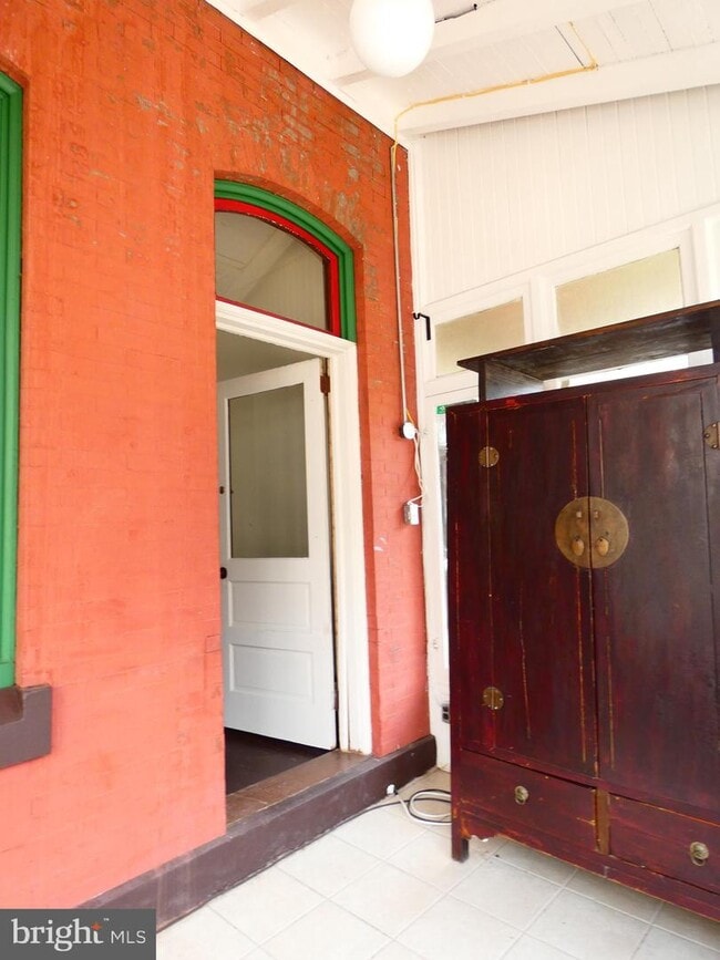 Building Photo - 3806 Hamilton St