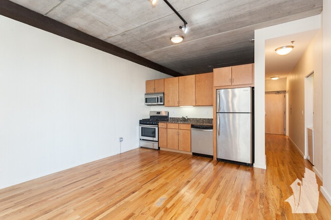 Building Photo - 630 N Franklin St