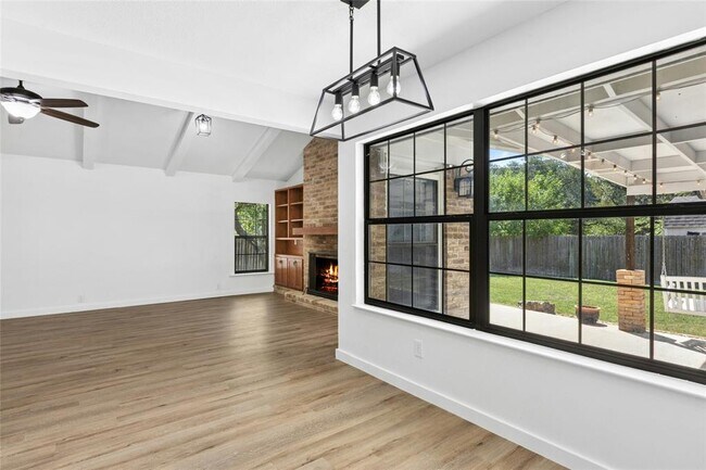 Building Photo - 1401 Dragon Dr