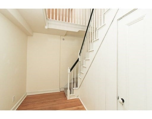 Building Photo - 587 Bay Rd