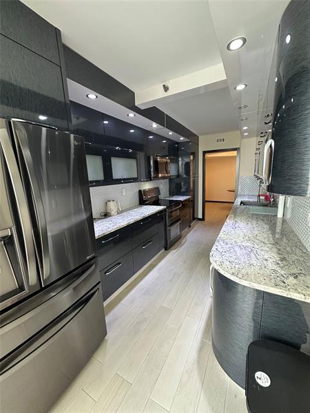 Building Photo - 19707 Turnberry Way