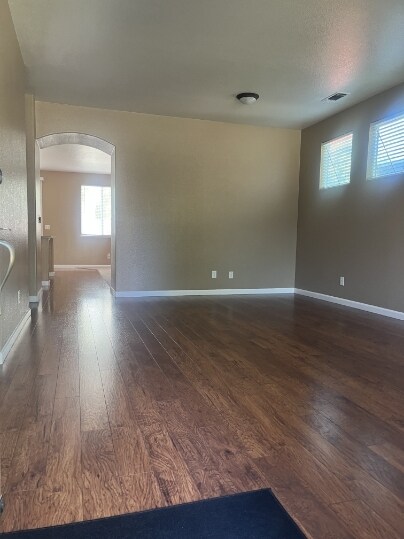 Building Photo - 2120 Stonewater Dr