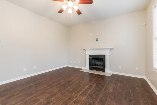 Foto del edificio - 6522 Grand Hickory Dr