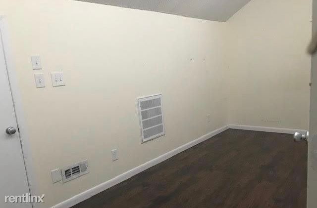Building Photo - 1 br, 1 bath Condo - 3033 Huntleigh Dr
