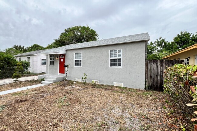 Building Photo - 707 40th St