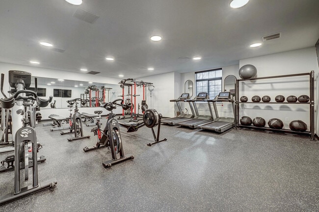 Gimnasia - Dry Creek Apartments