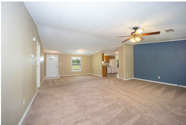 Building Photo - 3BR/2BA Mobile Home with 2 Acres in Weirsdale