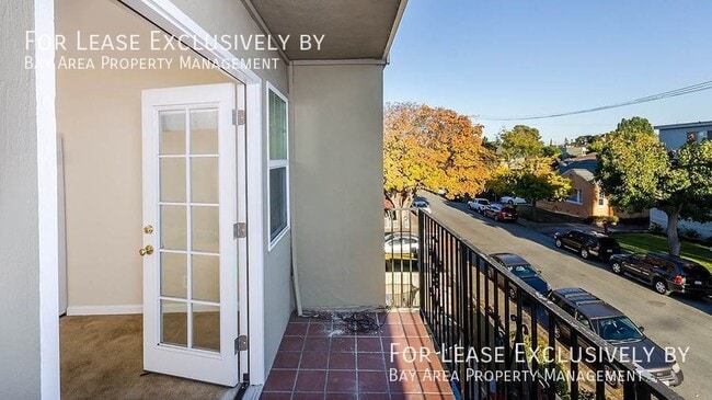 Building Photo - Bright and Spacious 1BR/1BA apartment, Top...