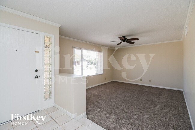 Foto del edificio - 813 E Todd Dr