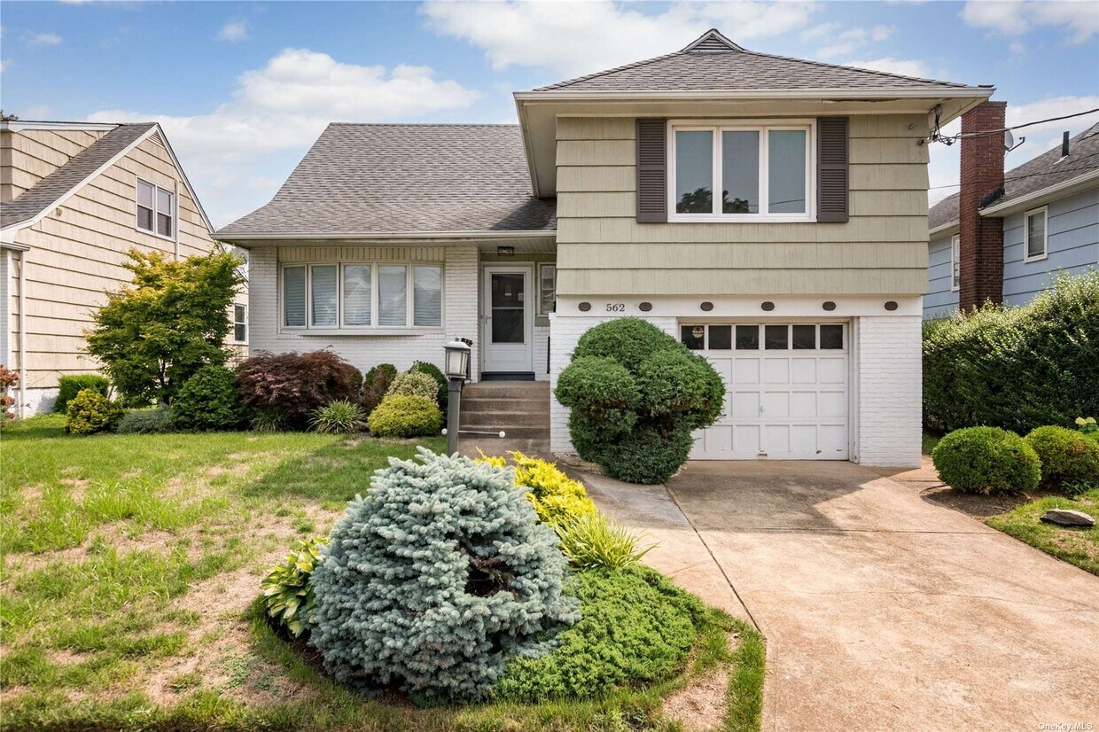 562 Albemarle Pl, Cedarhurst, NY 11516 House Rental in Cedarhurst, NY