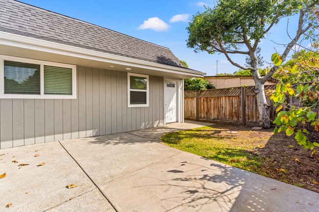 Building Photo - Beautiful Spacious 3 Bedroom Home w/ Brand...