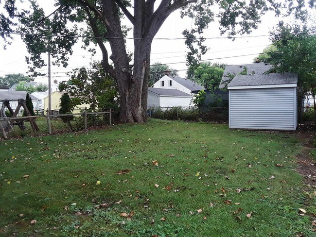Building Photo - Charming home in Eastpointe