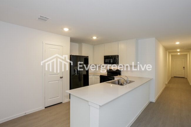 Foto del edificio - 6800 Haines Dr