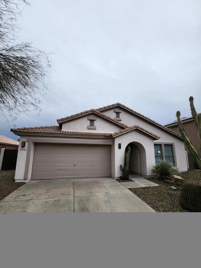 Building Photo - 1566 Desert Willow Ave
