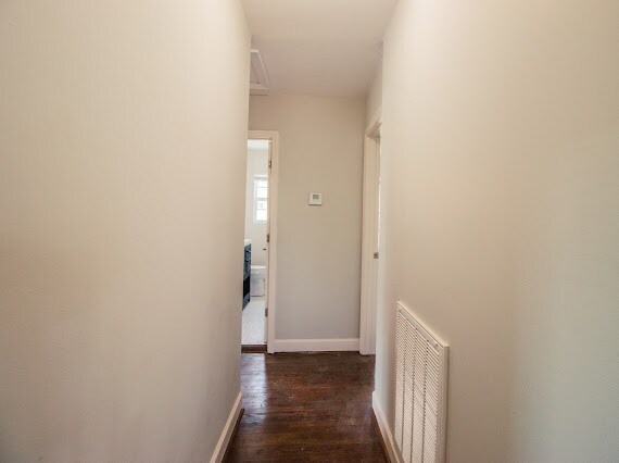 Foto del edificio - 1619 Graymont Ave W