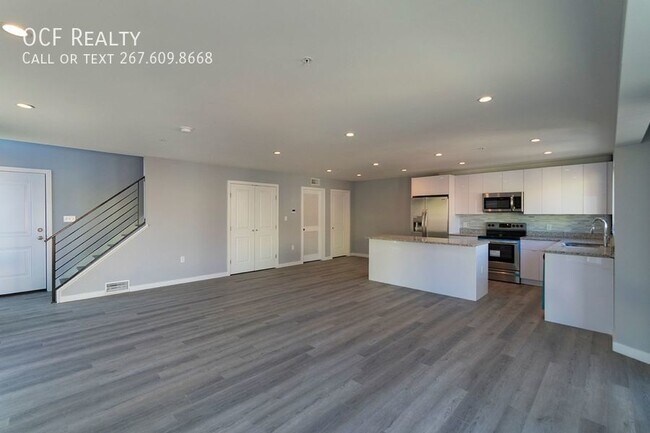 Building Photo - 3 Bed Temple Apartment