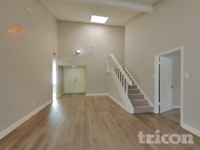 Foto del edificio - 6342 Briar Terrace Dr