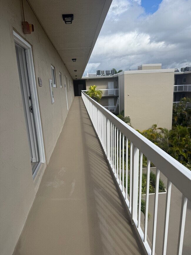 Foto del edificio - 7701 Camino Real