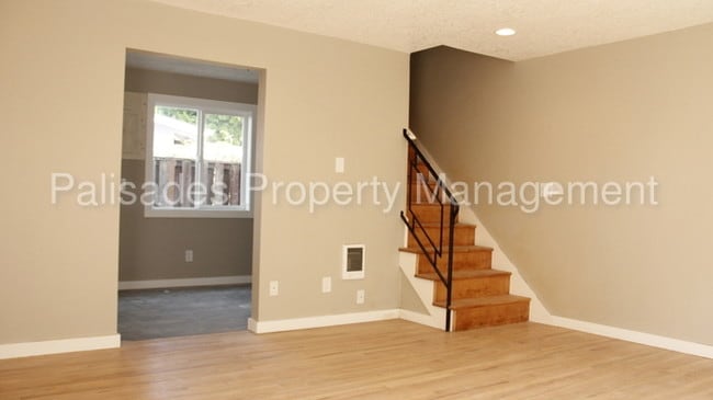 Building Photo - 616 NE 78th Ave
