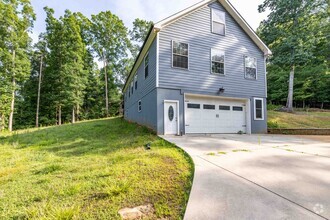 Building Photo - 242 Newport Dr