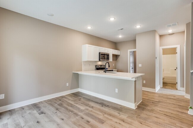 Foto del edificio - 4452 N Sandplum St
