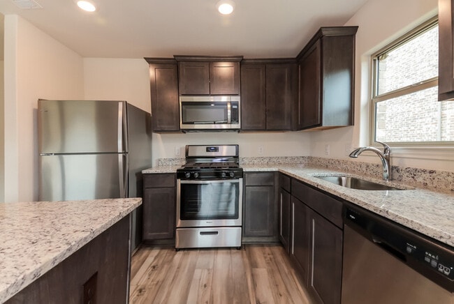 Foto del edificio - 833 Mallorie Ln