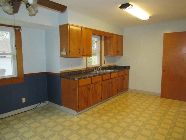 Building Photo - Lovely 3BD Ranch Home!
