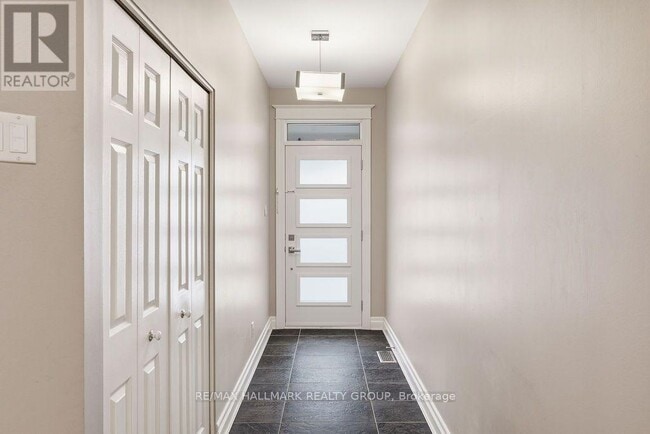 Building Photo - 47 Rideau Terrace