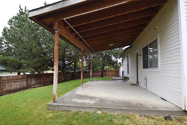 Building Photo - Spacious 4-Bedroom South Boise Home with F...