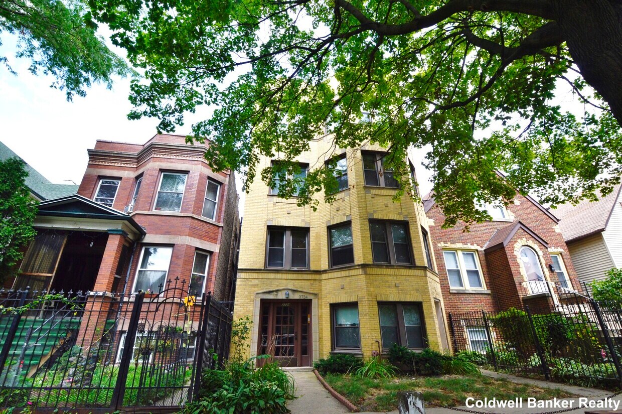 3734 W Palmer St Unit 1ST, Chicago, IL 60647 Condo for Rent in