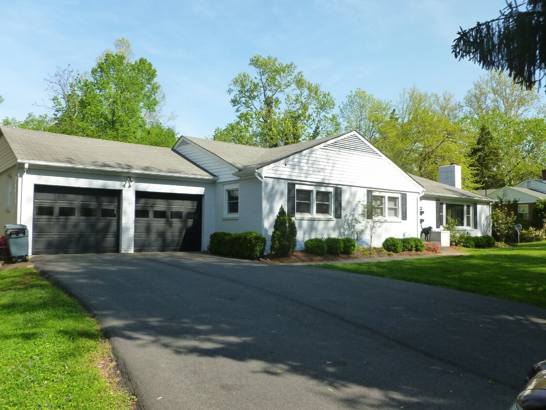 Primary Photo - 1211 Rugby Rd