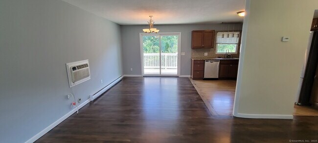 Building Photo - 5 Ken Oaks Dr