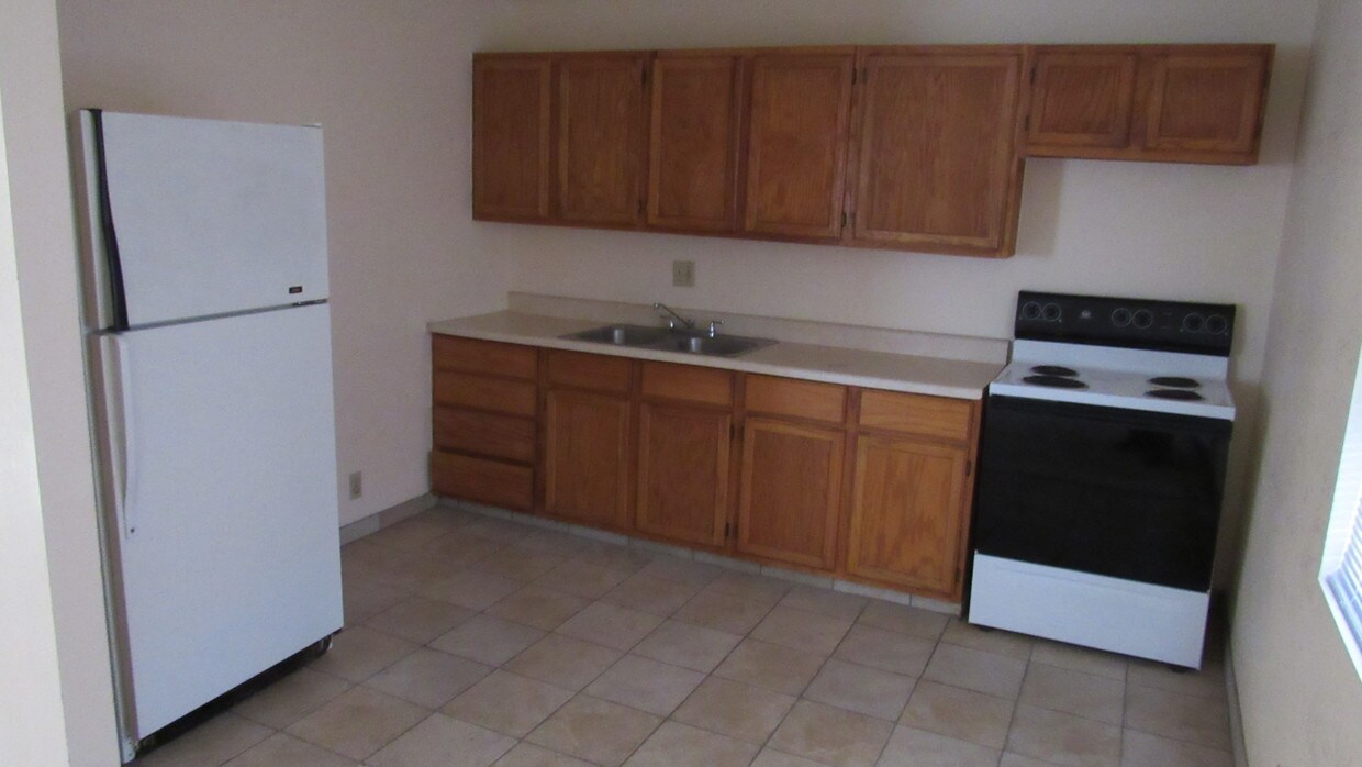 Primary Photo - 308 8th St