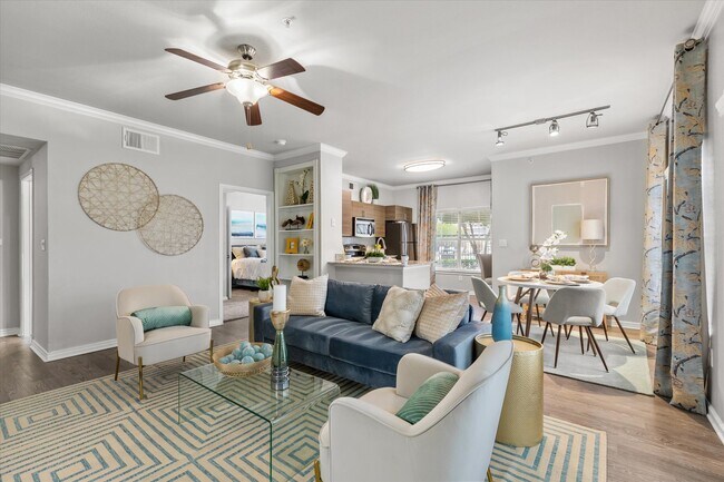 2 habitaciones, 2 baños - 1185 pies cuadrados - Sala de estar - 7900 at Park Central