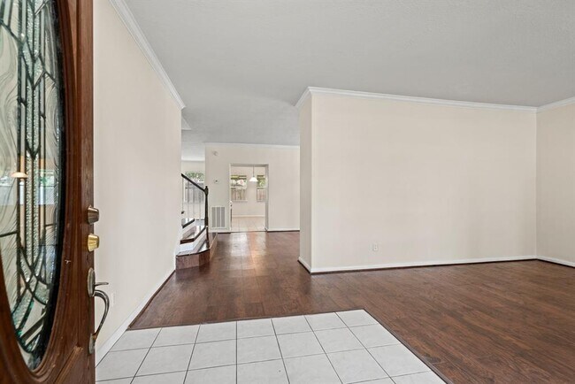 Foto del edificio - 15810 Mission View Ct