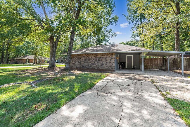 Building Photo - 16944 Kenton Ave