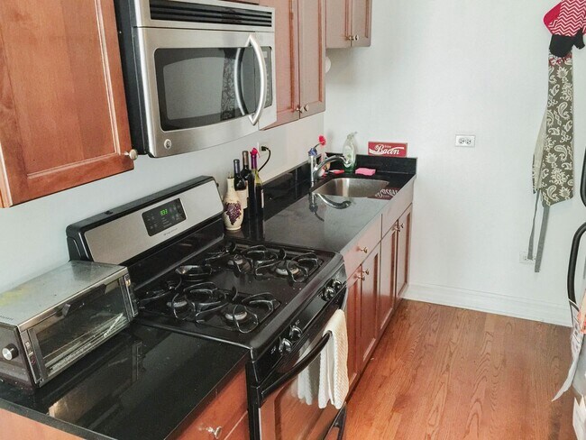 Foto del edificio - 3810 N Sheffield Ave